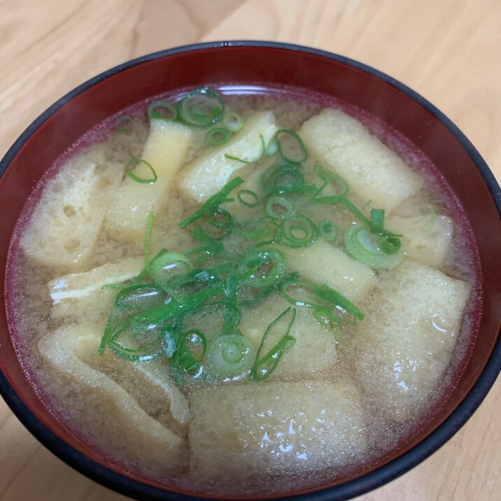 豆腐と薄揚げのお味噌汁